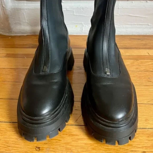 Stuart Weitzman Bootie Size 9 - 9.5 - Picture 2 of 6